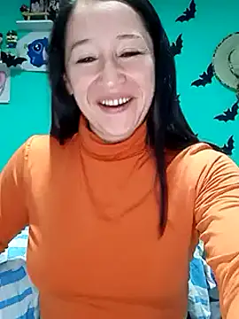 Snapshot of emilypoppy3 chatting on February 3, 3:27 pm emilypoppy3 online show from February 3, 3:27 pm