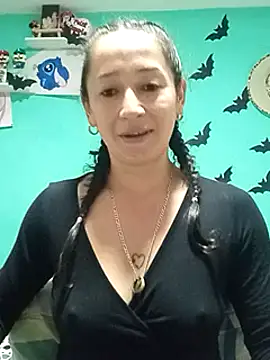 Snapshot of emilypoppy3 chatting on February 13, 4:50 pm emilypoppy3 online show from February 13, 4:50 pm