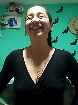 Snapshot of emilypoppy3 chatting on February 13, 8:03 pm emilypoppy3 online show from February 13, 8:03 pm
