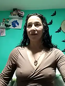 Snapshot of emilypoppy3 chatting on February 14, 7:54 pm emilypoppy3 online show from February 14, 7:54 pm