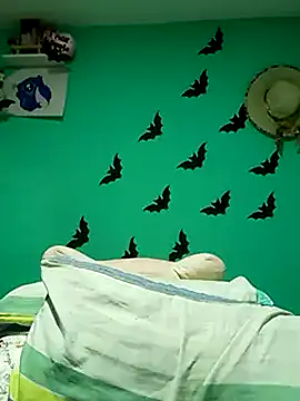 Snapshot of emilypoppy3 chatting on February 22, 12:27 am emilypoppy3 online show from February 22, 12:27 am