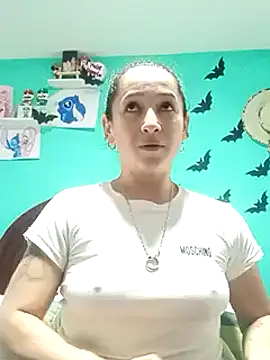 Snapshot of emilypoppy3 chatting on February 27, 2:21 am emilypoppy3 online show from February 27, 2:21 am