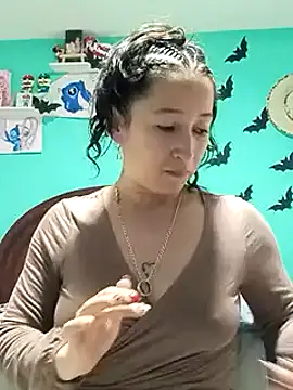 Snapshot of emilypoppy3 chatting on March 1, 2:37 am emilypoppy3 online show from March 1, 2:37 am