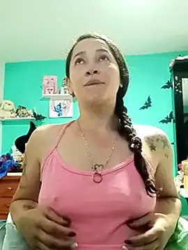 Snapshot of emilypoppy3 chatting on March 6, 4:38 pm emilypoppy3 online show from March 6, 4:38 pm