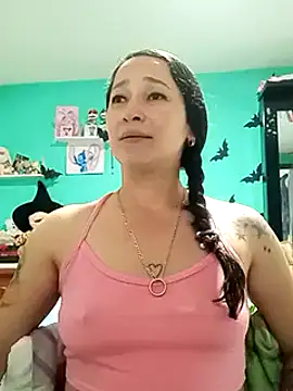 Snapshot of emilypoppy3 chatting on March 7, 12:58 am emilypoppy3 online show from March 7, 12:58 am