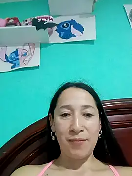 Snapshot of emilypoppy3 chatting on October 15, 1:28 am emilypoppy3 online show from October 15, 1:28 am