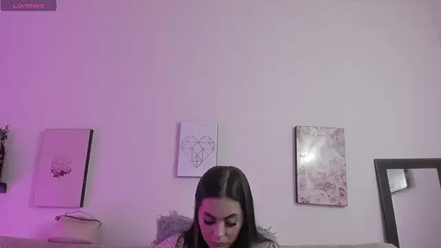 Murieel 69 online show from December 13, 8:25 pm