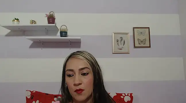 Snapshot of kimberlyvega chatting on February 22, 6:41 pm kimberlyvega online show from February 22, 6:41 pm