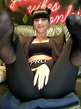 Snapshot of Melody87 chatting on October 12, 3:11 pm Melody87 online show from October 12, 3:11 pm