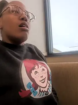 Snapshot of samone9 chatting on February 6, 3:26 pm samone9 online show from February 6, 3:26 pm