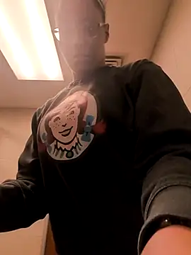 Snapshot of samone9 chatting on February 18, 12:23 pm samone9 online show from February 18, 12:23 pm