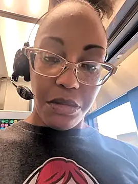 Snapshot of samone9 chatting on February 20, 7:47 pm samone9 online show from February 20, 7:47 pm