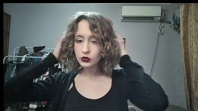 Snapshot of JoannaTompson chatting on December 13, 6:49 pm JoannaTompson online show from December 13, 6:49 pm