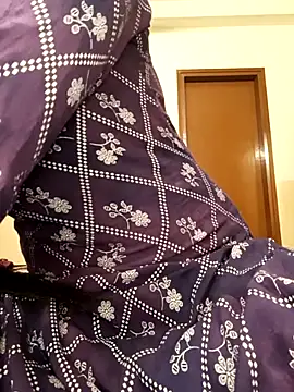 Snapshot of Ruchi-34 chatting on July 11, 1:41 am Ruchi-34 online show from July 11, 1:41 am