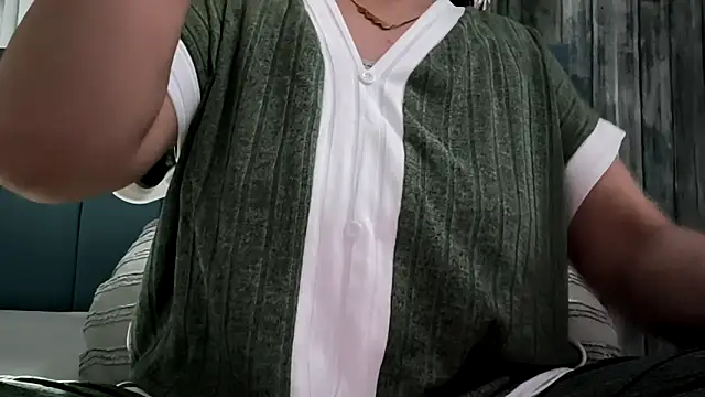 Snapshot of SEXY-ZENA chatting on March 19, 12:36 am SEXY-ZENA online show from March 19, 12:36 am