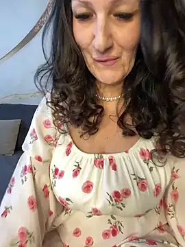 Snapshot of Katie-n chatting on May 26, 7:15 am Katie-n online show from May 26, 7:15 am