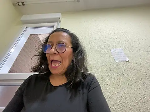 sweeviolet online show from February 7, 1:43 pm