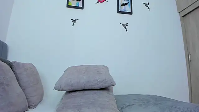 Snapshot of im_sarah34 chatting on November 8, 8:36 am im sarah34 online show from November 8, 8:36 am