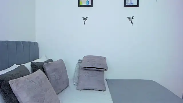 Snapshot of im_sarah34 chatting on November 14, 3:44 pm im sarah34 online show from November 14, 3:44 pm