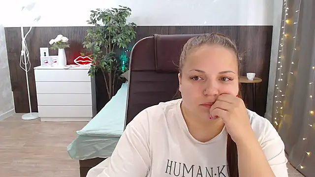 Snapshot of Crazyy_girl_ chatting on March 2, 8:27 am Crazyy girl online show from March 2, 8:27 am