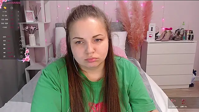 Snapshot of Crazyy_girl_ chatting on March 18, 4:15 pm Crazyy girl online show from March 18, 4:15 pm