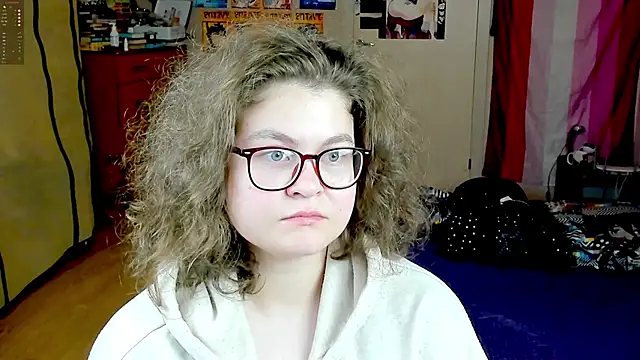 Snapshot of Sashy_Way chatting on October 23, 9:24 pm Sashy Way online show from October 23, 9:24 pm