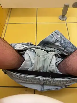 Snapshot of Labiteadudull chatting on March 2, 9:10 am Labiteadudull online show from March 2, 9:10 am