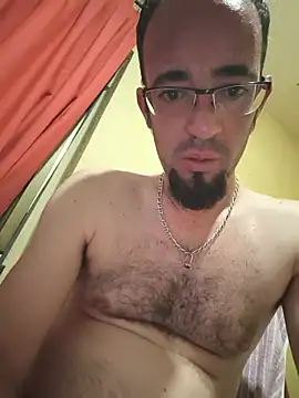 Snapshot of elbuni25 chatting on May 20, 9:54 pm elbuni25 online show from May 20, 9:54 pm