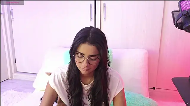 Yues050600 online show from February 17, 2:09 am