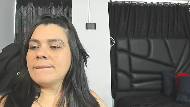 martina foxy  online show from February 3, 9:18 pm