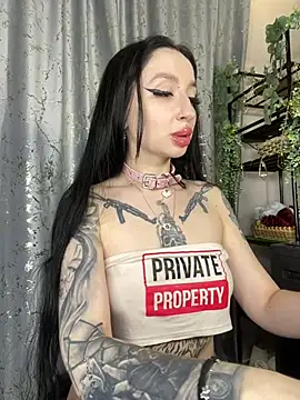 Snapshot of Molly__Moon chatting on February 4, 2:28 am Molly Moon online show from February 4, 2:28 am