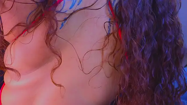 Isa  Blanc online show from February 4, 3:01 am