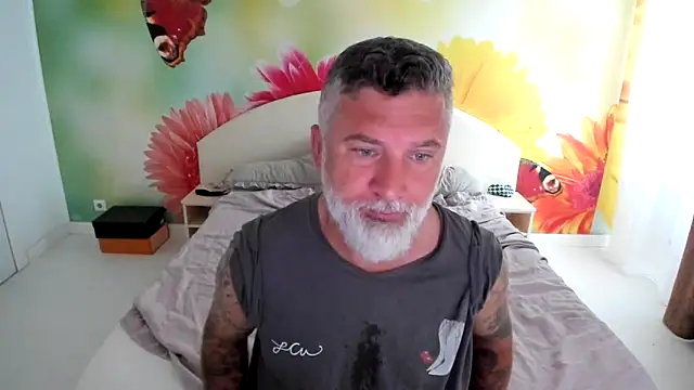 Snapshot of BlowMyXXL chatting on November 9, 7:50 am BlowMyXXL online show from November 9, 7:50 am