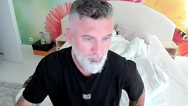 Snapshot of BlowMyXXL chatting on November 21, 10:47 am BlowMyXXL online show from November 21, 10:47 am