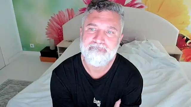 Snapshot of BlowMyXXL chatting on November 27, 8:27 am BlowMyXXL online show from November 27, 8:27 am