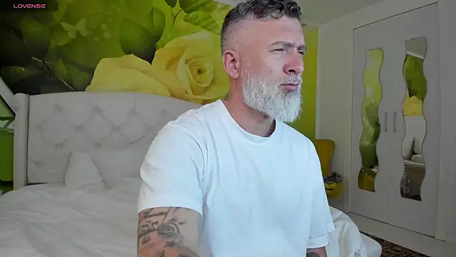 BlowMyXXL online show from March 27, 2:39 pm