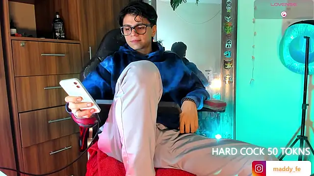 marckalexis online show from April 3, 11:03 pm