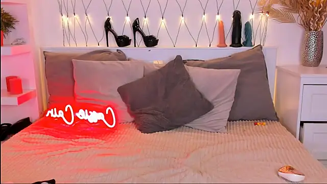 CassyCain online show from February 7, 7:45 am