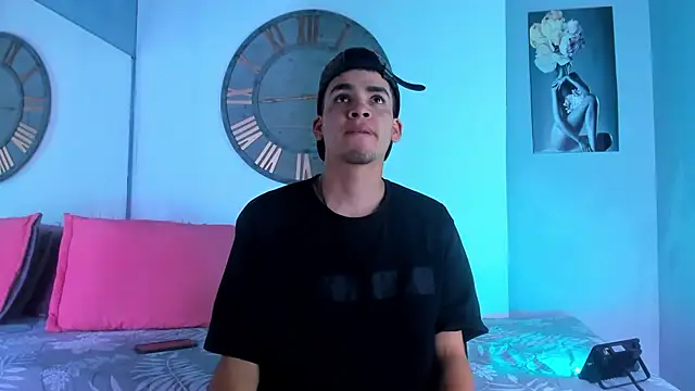 Mike 0233  online show from December 31, 4:06 am