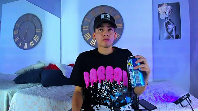 Mike 0233  online show from January 18, 4:37 am