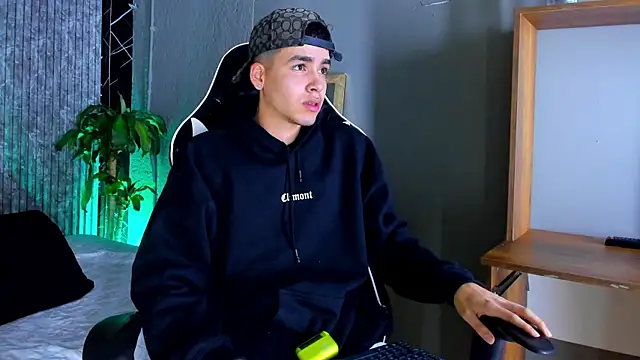 Mike 0233  online show from March 18, 3:20 am