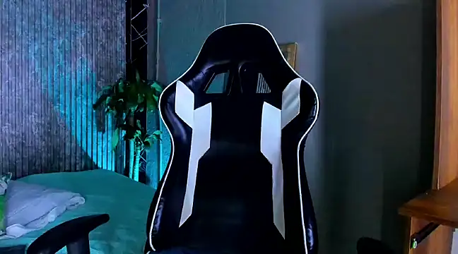 Mike 0233  online show from March 22, 4:24 am