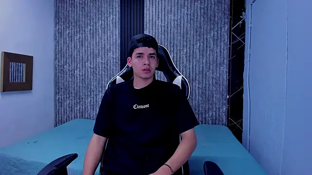 Mike 0233  online show from November 27, 4:36 am