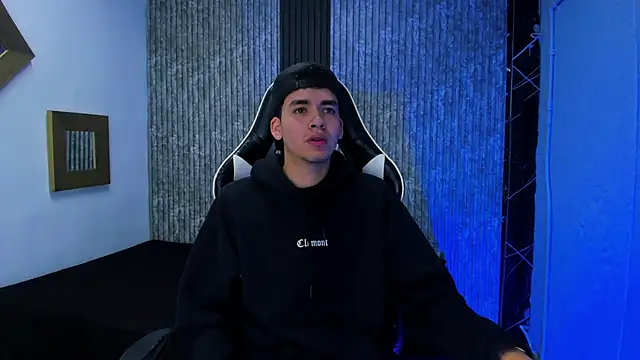 Mike 0233  online show from December 17, 4:18 am