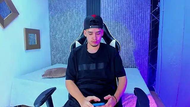 Mike 0233  online show from January 11, 5:45 am