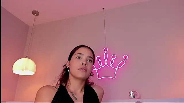 violeth hill online show from January 7, 11:45 pm