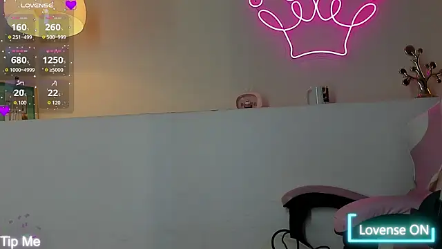 Snapshot of violeth_hill chatting on November 10, 5:56 pm violeth hill online show from November 10, 5:56 pm