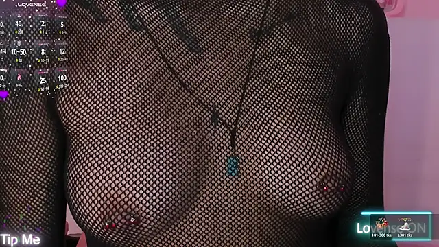 Snapshot of violeth_hill chatting on November 16, 7:08 pm violeth hill online show from November 16, 7:08 pm