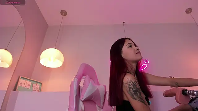 Snapshot of violeth_hill chatting on November 22, 7:46 pm violeth hill online show from November 22, 7:46 pm