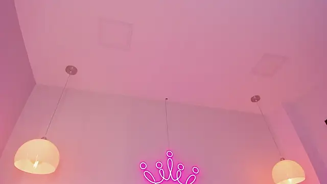 Snapshot of violeth_hill chatting on November 29, 8:01 pm violeth hill online show from November 29, 8:01 pm